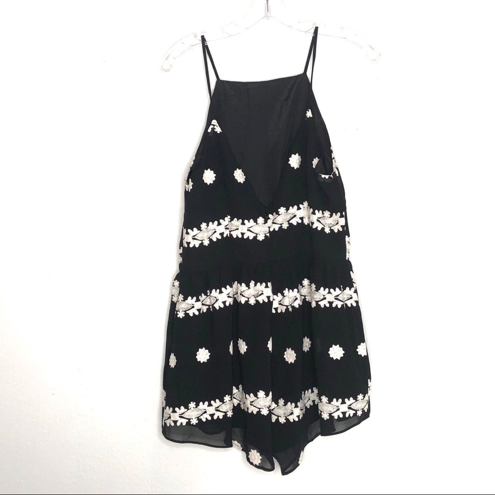 Endless Rose Black White Embroidered Romper M NWT - Picture 2 of 8